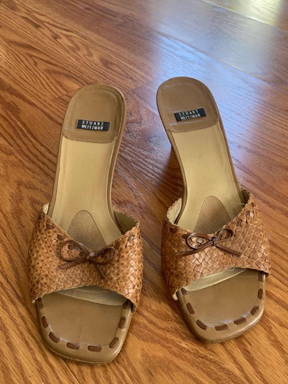 Rare Stuart Weitzman Women's Tan Woven Slide Sandals With Bow Detail